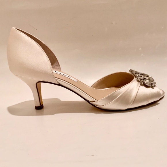NINA CHARISA IVORY SATIN CRYSTAL Kitten Heel Pumps, Wedding Bridal Dress Shoes 7 - Picture 13 of 14